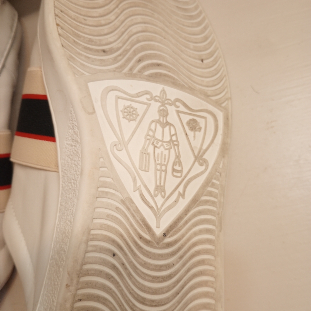 Gucci Ace Stripe Men's Classic Leather Sneakers - Picture 14 of 15